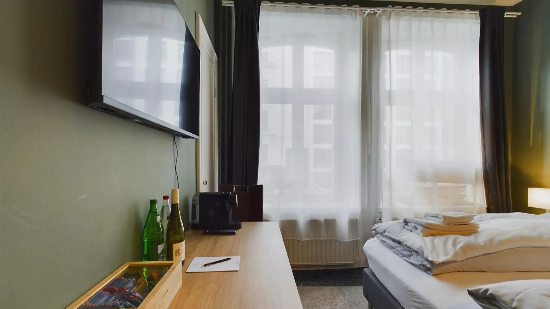 Art Apartments Гамбург 0*,  Германия