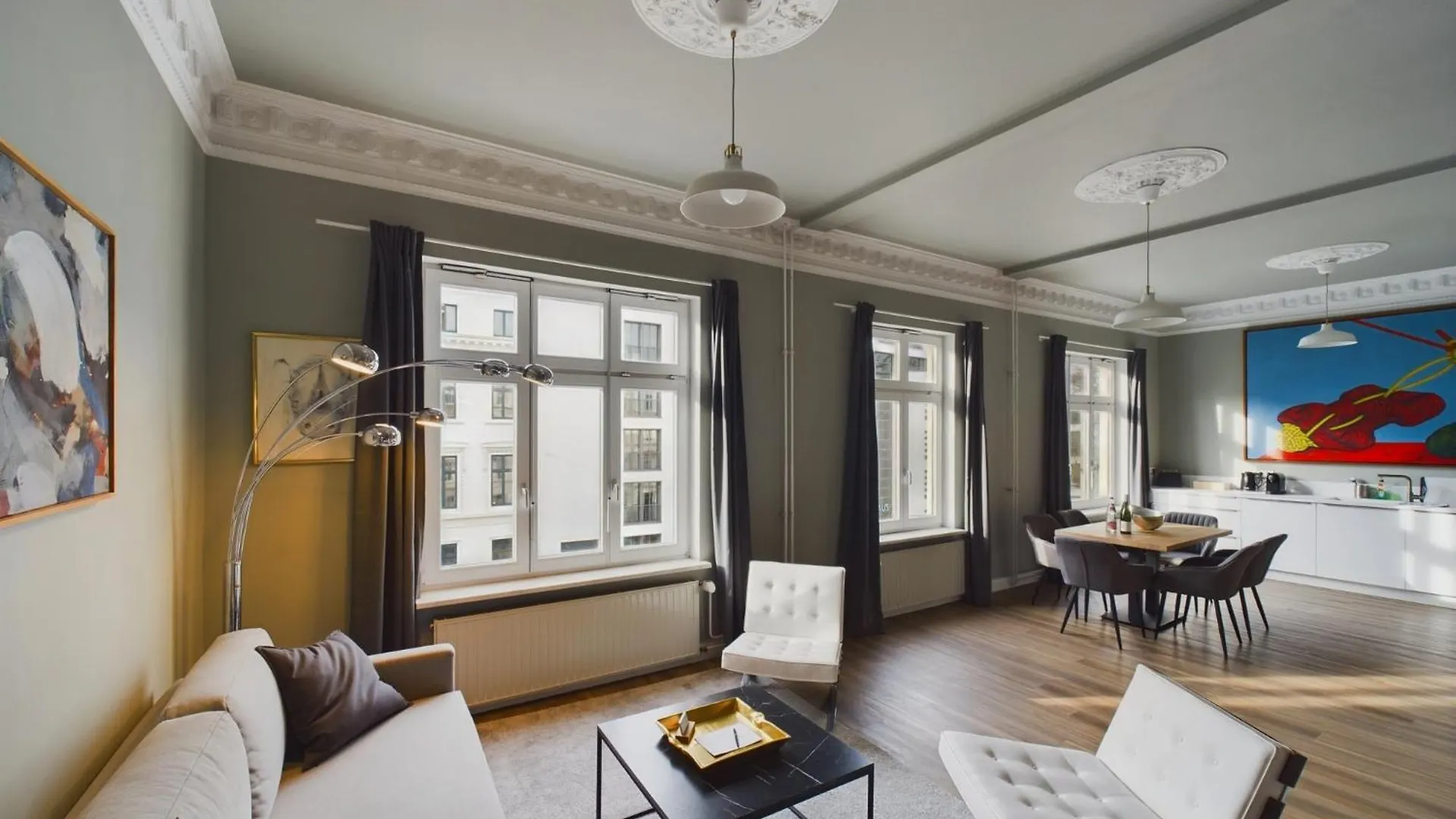 Art Apartments location